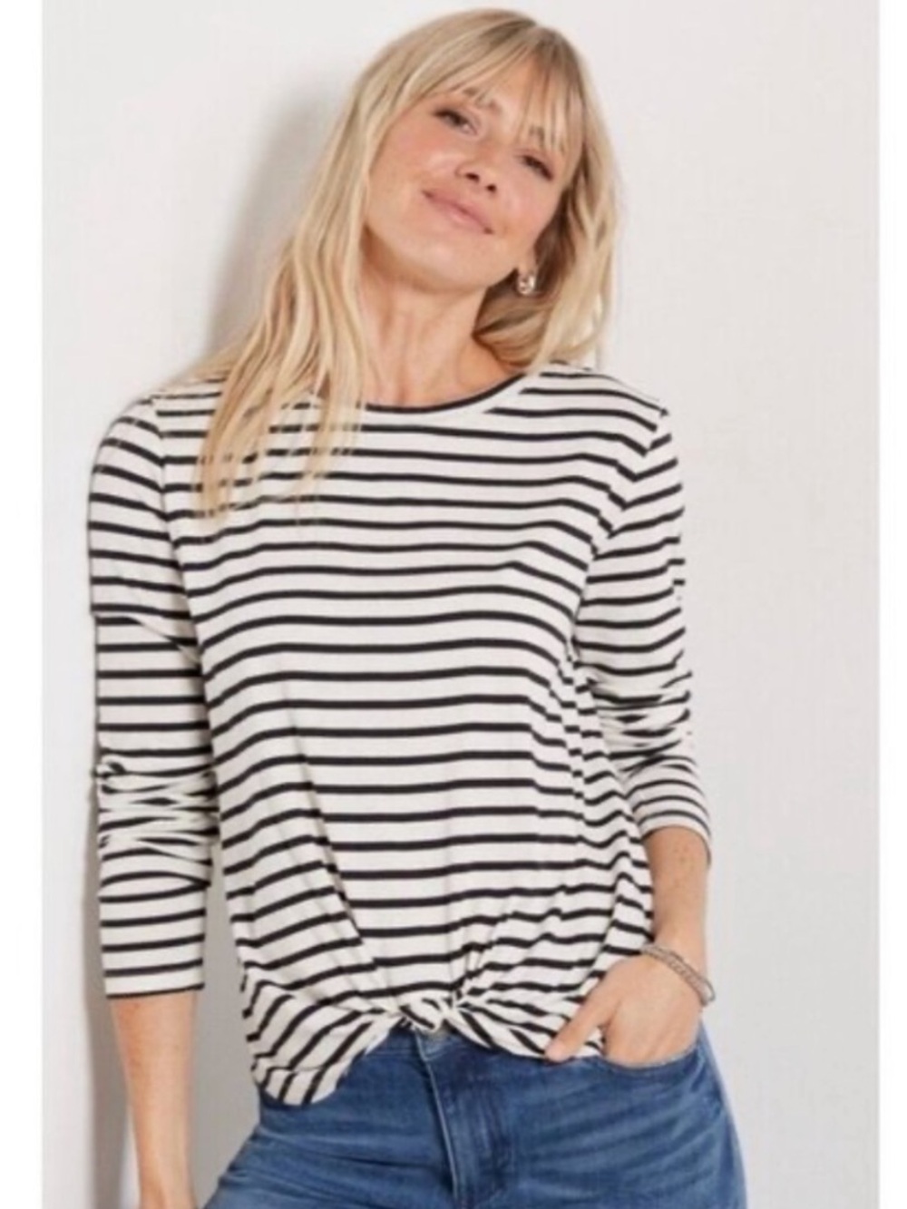 EVEREVE Leeana Twist Front Tee Black and White Stripe Long Sleeve Crewneck Large